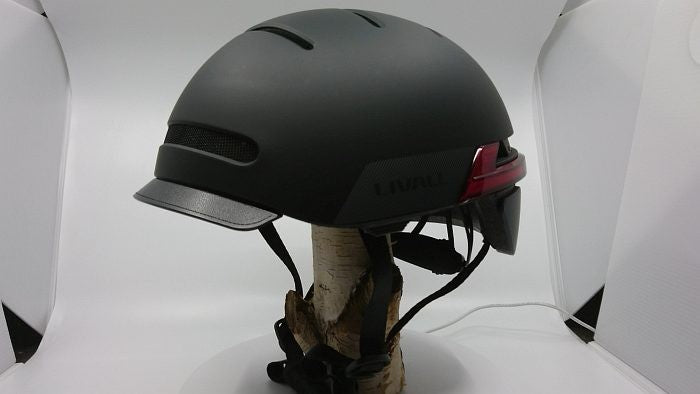 LIVALL BH51M Neo in Mattschwarz - Seitenansicht Links